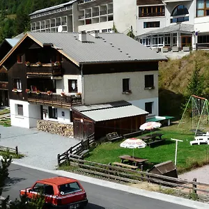 chalet-les-ombrettes.fr-provencehotel.com/