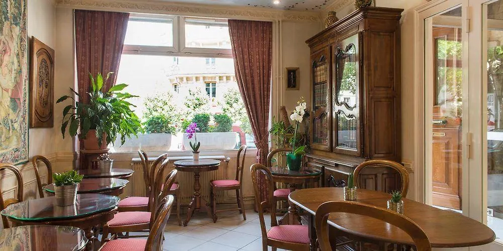 Familia Hotel Paris 2*,  Frankreich